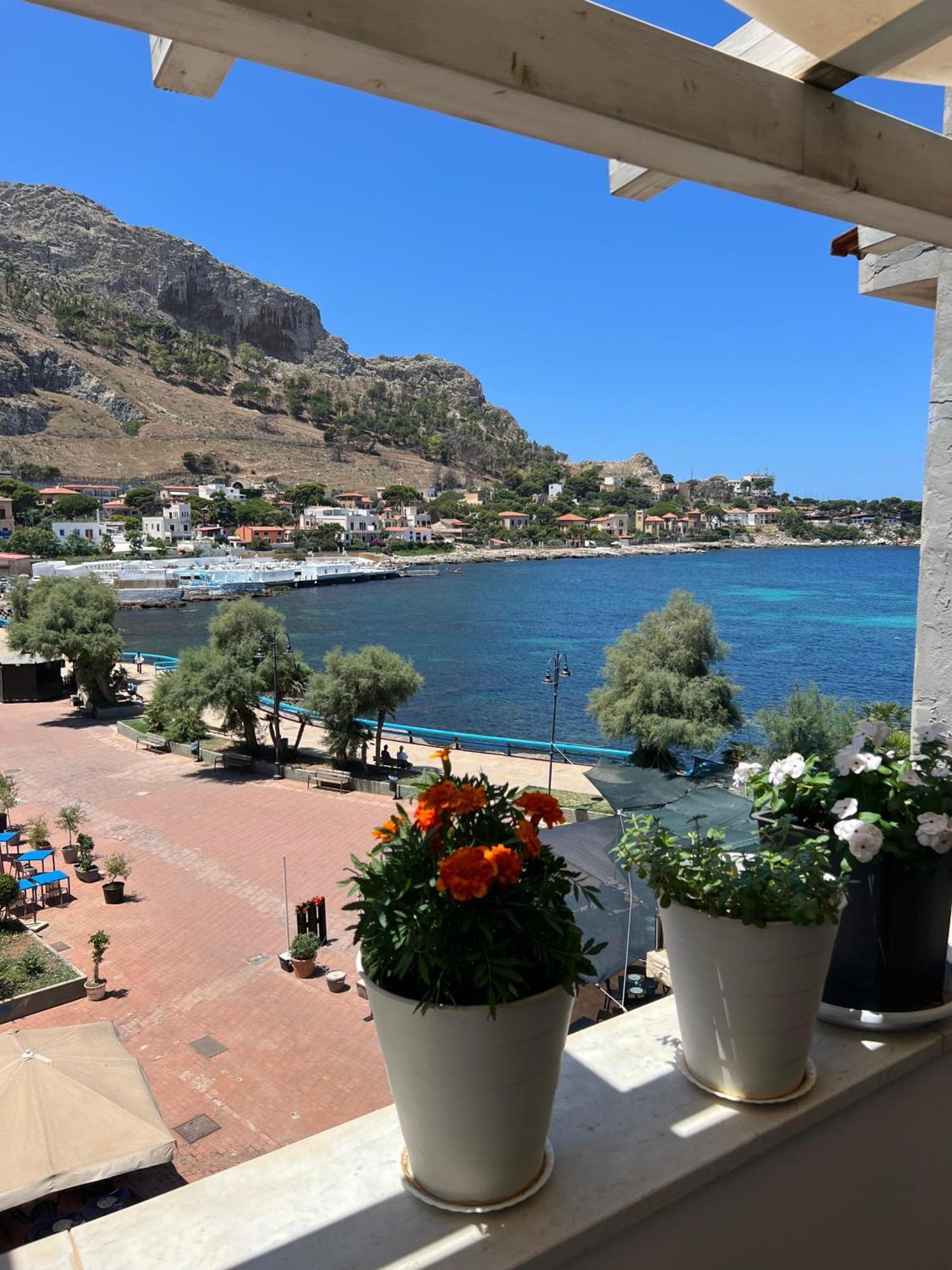 La Piazzetta A Mare Holiday House Sferracavallo Exterior foto